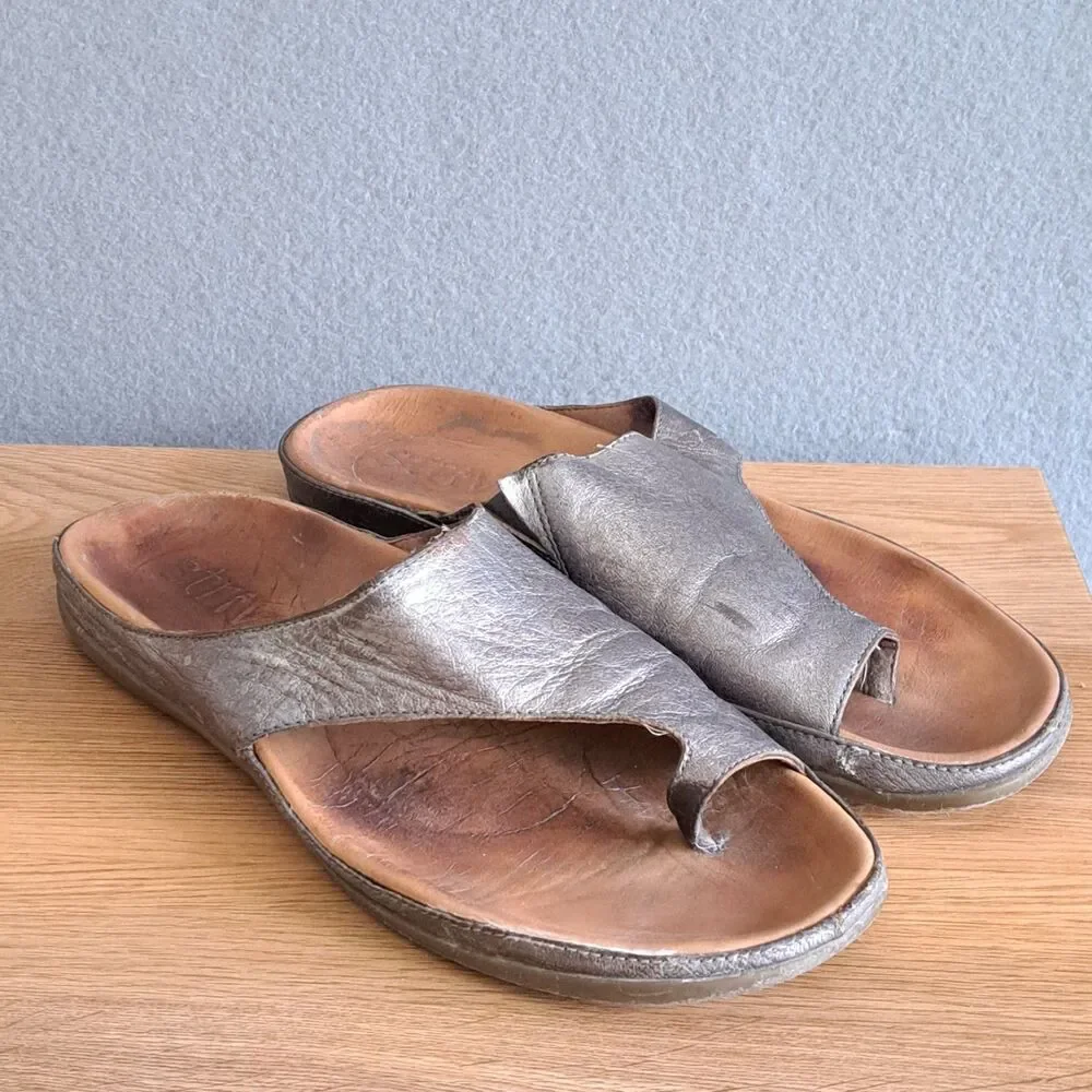 Strive Capri Women UK 7 US 9.5 10 Leather Toe Loop Slide Sandals Anthracite Gray
